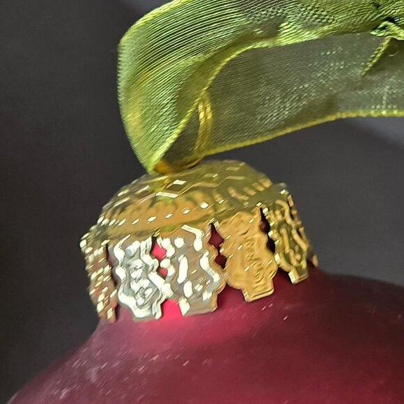 Frontgate Red Glass Christmas Ornaments Set Of 2 Gold Leaf Jeweled Design 4 Inch - Picture 6 of 8